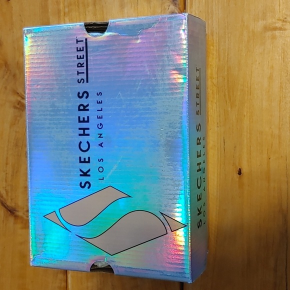 🇨🇦 NWT GIRLS SKECHERS STREET LOS ANGELES SHOES - Picture 3 of 9